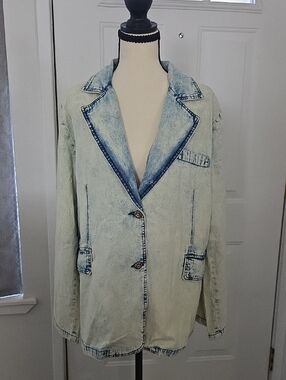 NWOT POL Light Acid-Wash Denim Blazer - Pale Blue Size Small